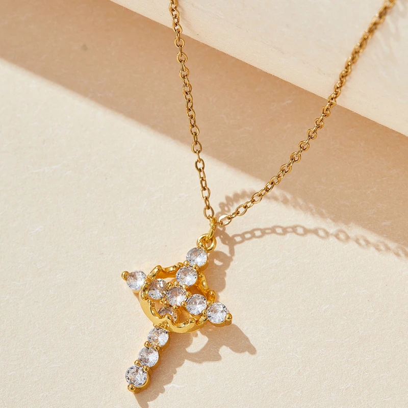 Europe and The United States Fashion Cross Geometric Pendant Necklace, Women's Exquisite Shining Wedding Banquet Jewelry Gifts
