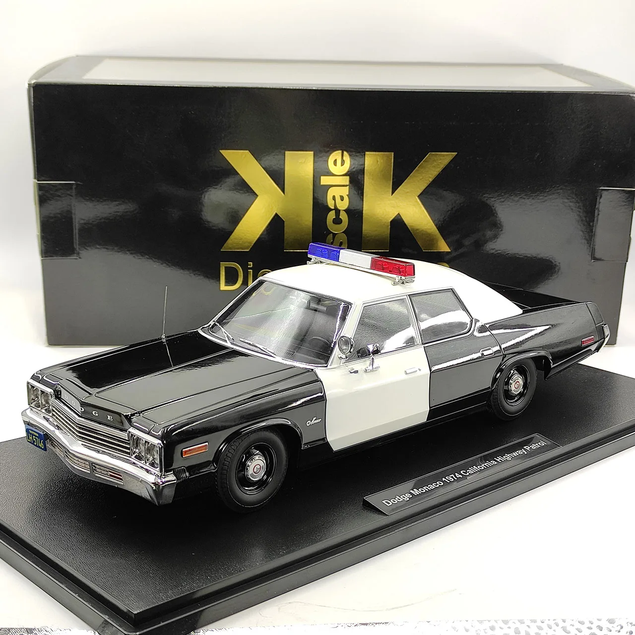 

Литая под давлением модель автомобиля из сплава Dodge Monaco 1974, Калифорния, шоссейный патруль KK, масштаб 1:18