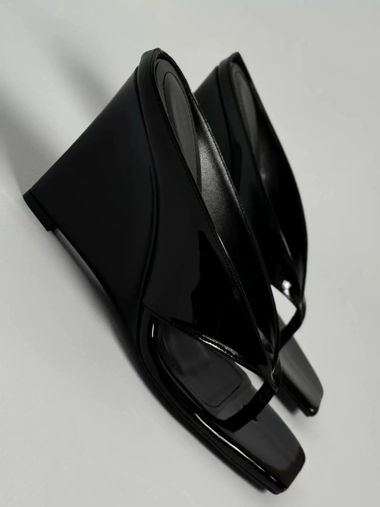 

Square-toe Flip-flops 2026 New Style Wedge Heels Slip-on High Heels for Going Out