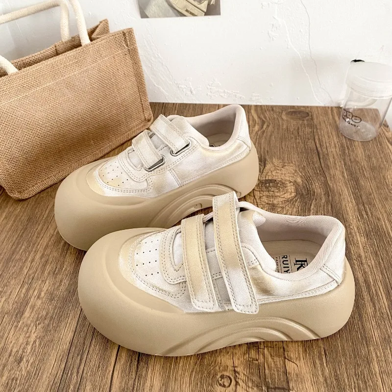 

Casual Fashionable Lightweight Round Toe Thick Bottom Heightening White Sneakers Women's Spring New Style Versatile Leisure B...