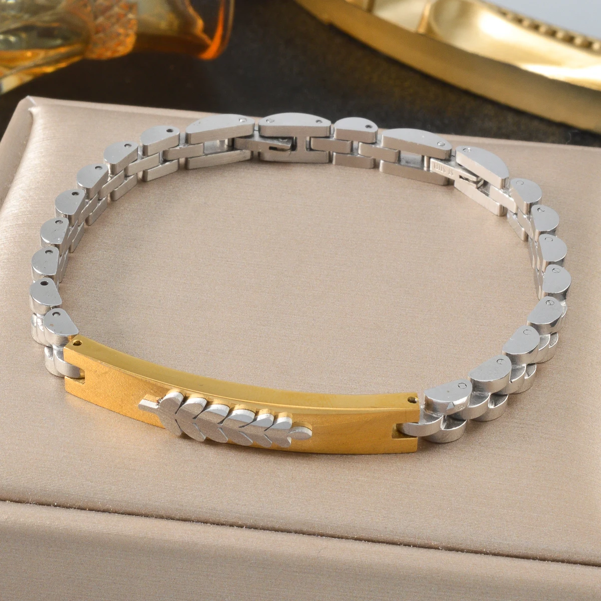 

Stainless Steel Industrial Bracelet Edgy Trend Retro Luxury Unisex Bangles Christmas Gift New Year Present for Friends