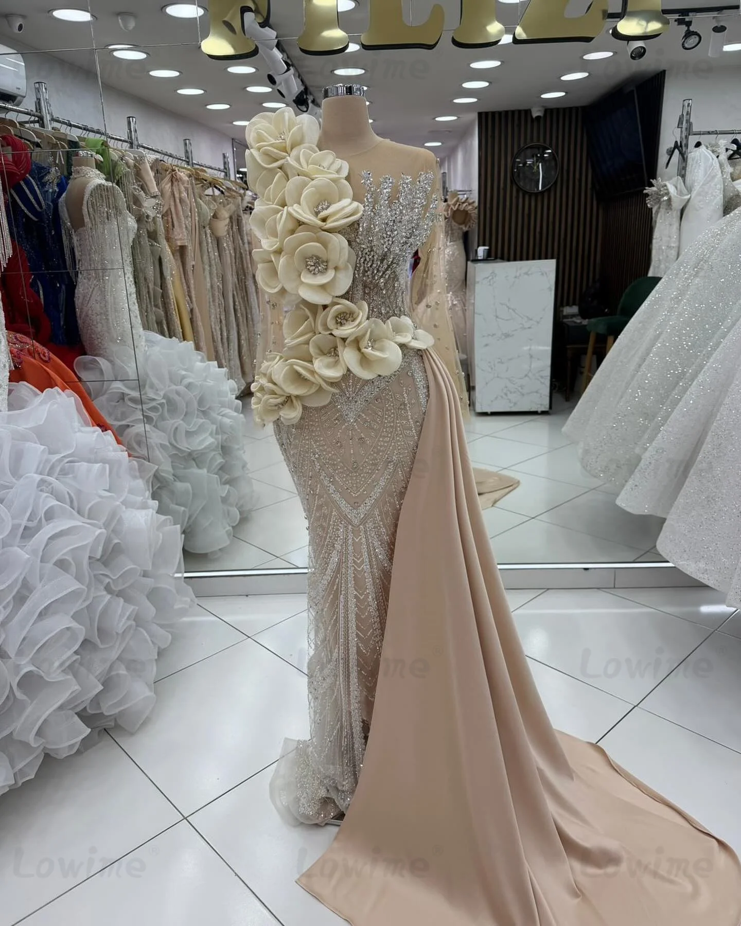 

2026 New Collection Champagne Evening Dresses Customized 5D Flowers Long Sleeves Mermaid Prom Dress Crystals Wedding Party Dress