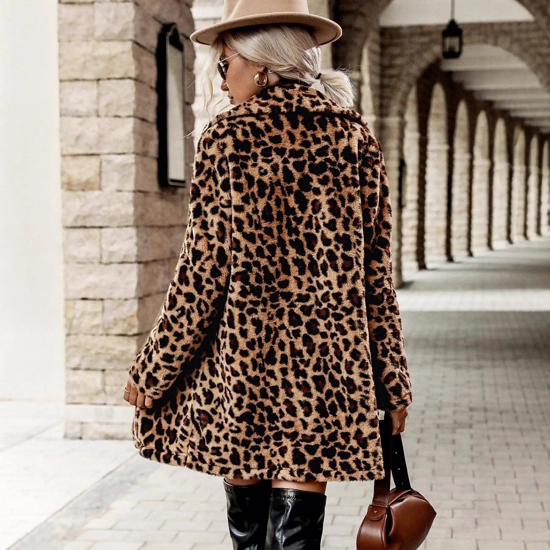 패셔너블한 레오파드 프린트 롱 코트 여성용 겨울 캐주얼 아우터웨어 폴리에스터 섬유 100% 롱 코트 JUNJIE-5570