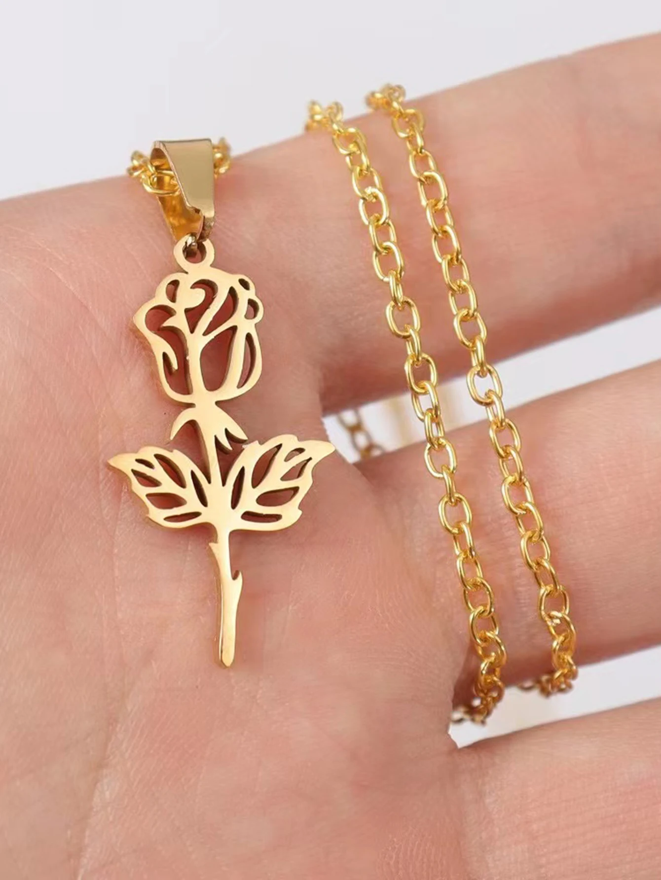 DOTIFI Popular Stainless Steel Necklace Flower Pendant Chain Rose Pendant Female Necklaces Fashion Versatile Gorgeous Exquisite