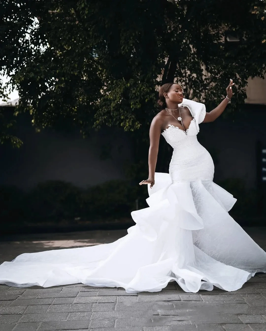 

Customized 2024 Plus African Luxury Mermaid Wedding Dress Phantom One Shoulder Layered Beaded Lace Water Diamond Bridal Dress