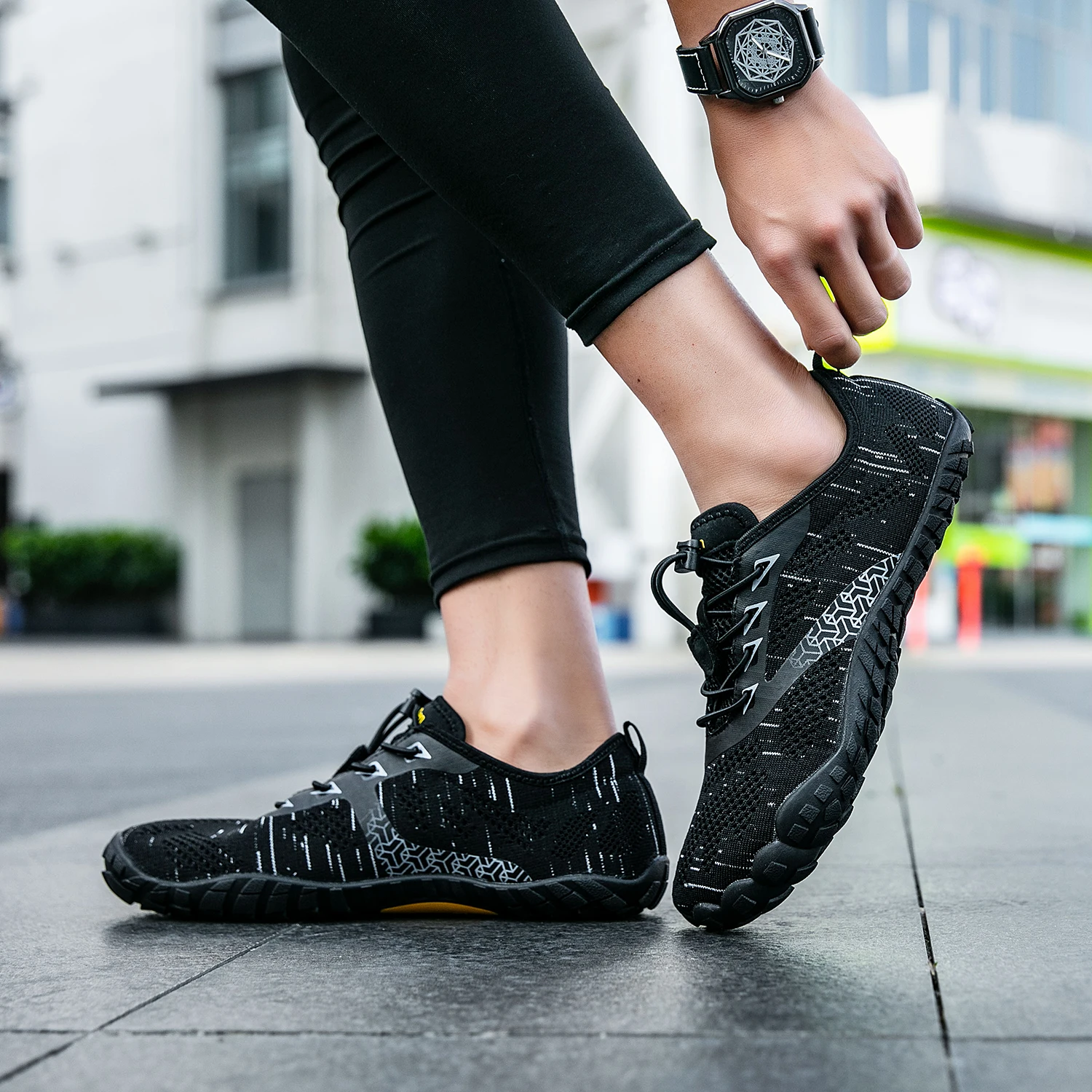 경량 통기성 운동화 안티 드롭 미끄럼 방지 컴포트 쿠션 넓은 발가락 신발 야외 하이킹 착용 방지 남성 신발