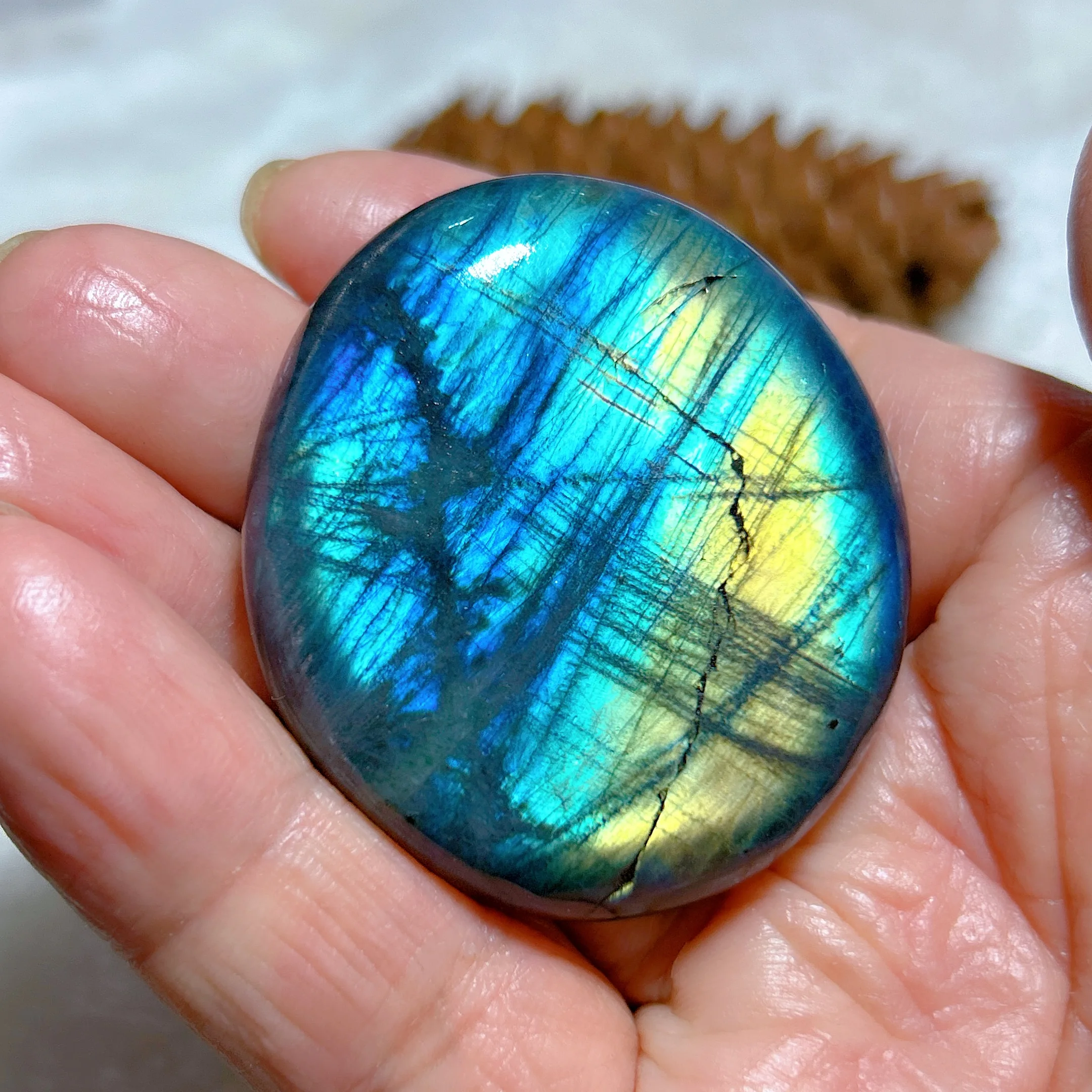 Wholesale Healing High Quality Natural Crystals Blue Labradorite Palm Stone Reiki Home Decorations Mineral Energy Gift