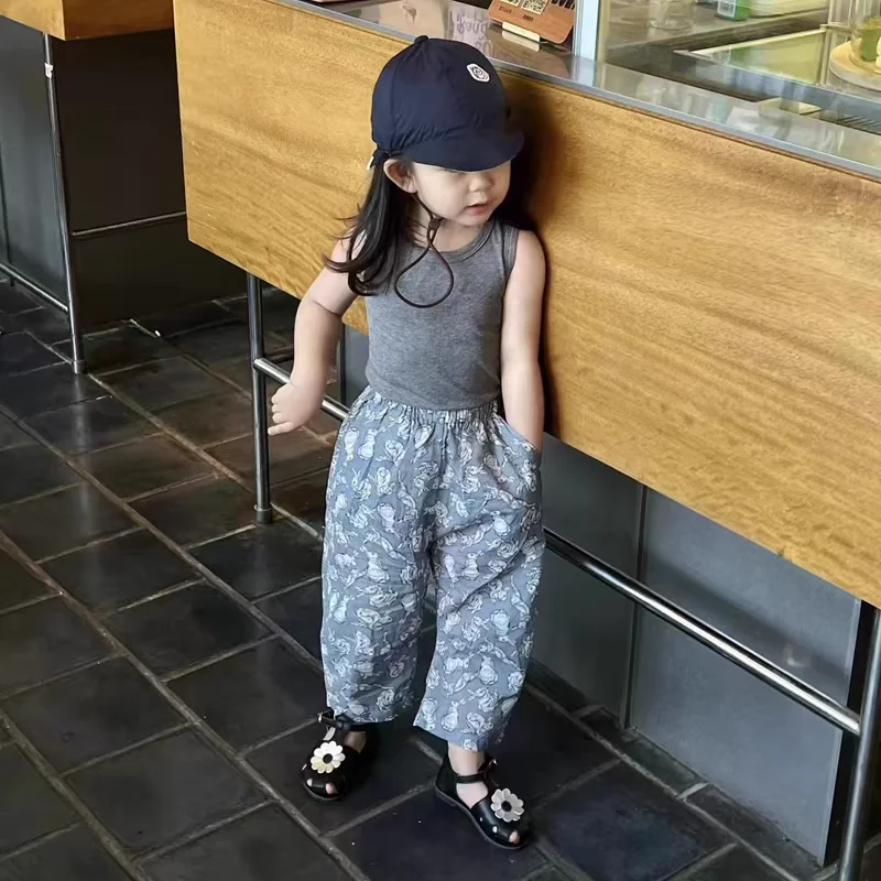 

Костюм для девочек, новинка лета 2023, детская одежда, модный жилет из чистого хлопка для девочек, штаны с защитой от комаров, два комплекта, повседневный, простой