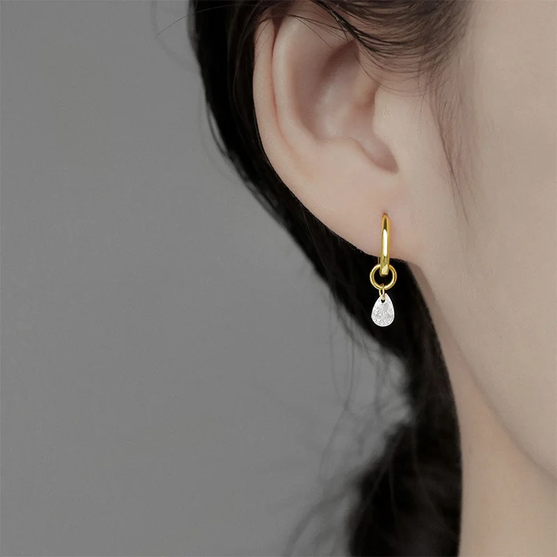 Small Water Droplet Hoop Earrings for Women Simple Golden Silver Color Metal Loop Earrings Geometry Vintage Round Circle Jewelry