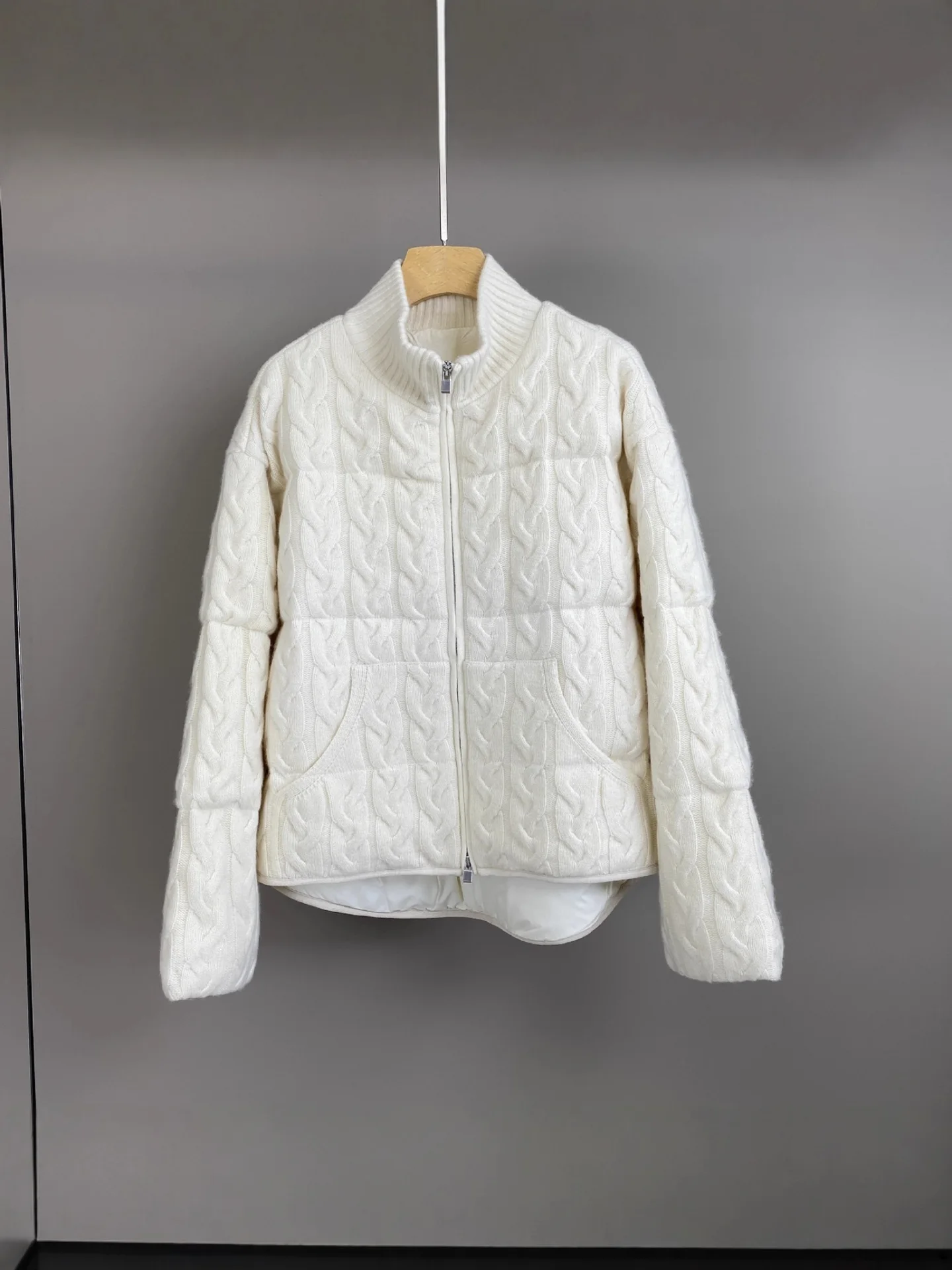 سترة منسوجة ملتوية بياقة واقفة من الكشمير مزيج أوزة أسفل أنيقة ومتعددة الاستخدامات وغير رسمية #2