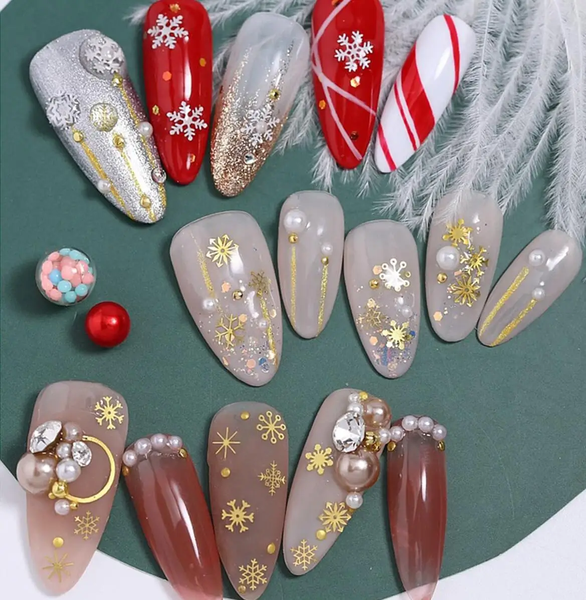 3D Natale Lega Fiocco di neve Paillettes per unghie Inverno Natale Fiocchi di metallo dorato Decorazione per unghie Capodanno fai da te Accessorio per unghie lucido