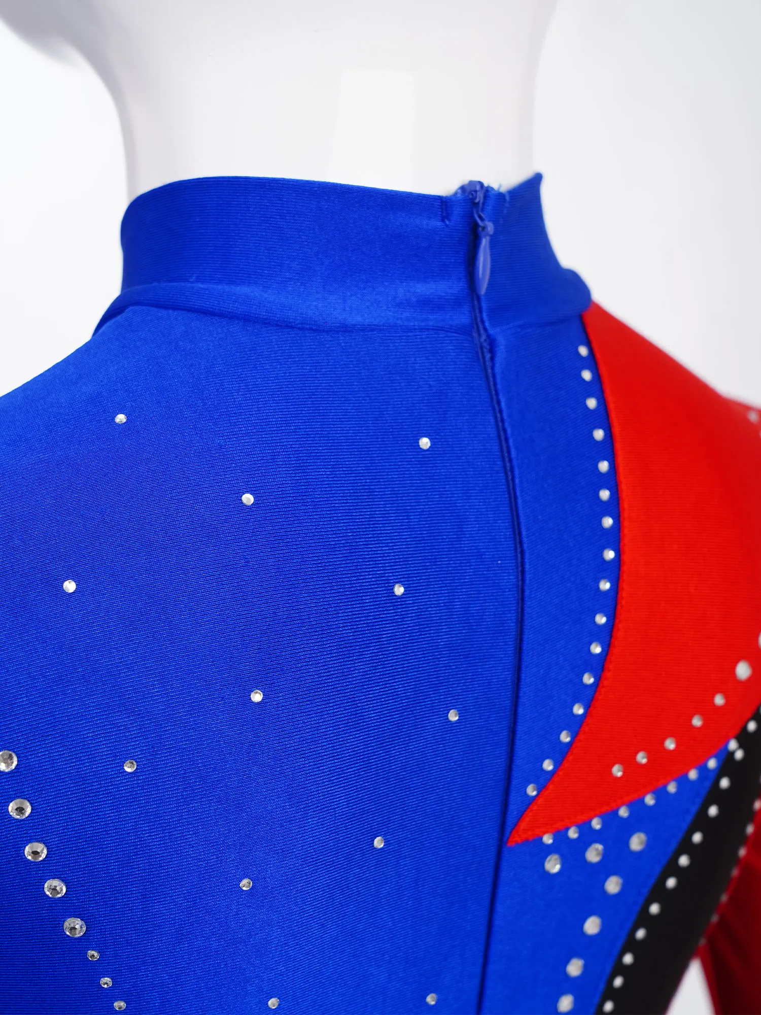 بدلة جمباز للأطفال البنات ذات ألوان متعددة ورقبة وهمية وأكمام طويلة وأحجار الراين اللامعة لكامل الجسم