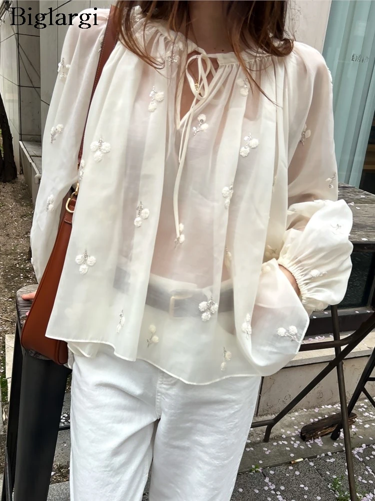 

Summer Chiffon Long Sleeve Tops Women FlowerEmbroidery Fashion Sweet Ladies Blouses Korean Style Loose Ruffle Pleated Woman Tops