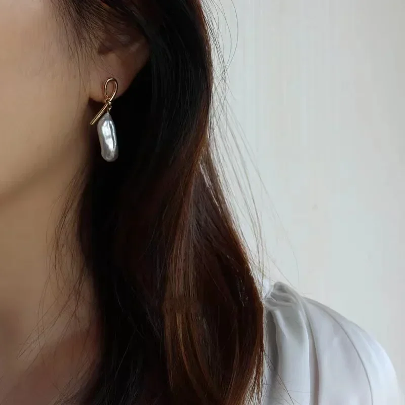 Naturalne barokowe kolczyki z perłami 18K pozłacane miedziane kolczyki sztyfty dla kobiet luksusowa biżuteria podkreślająca osobowość