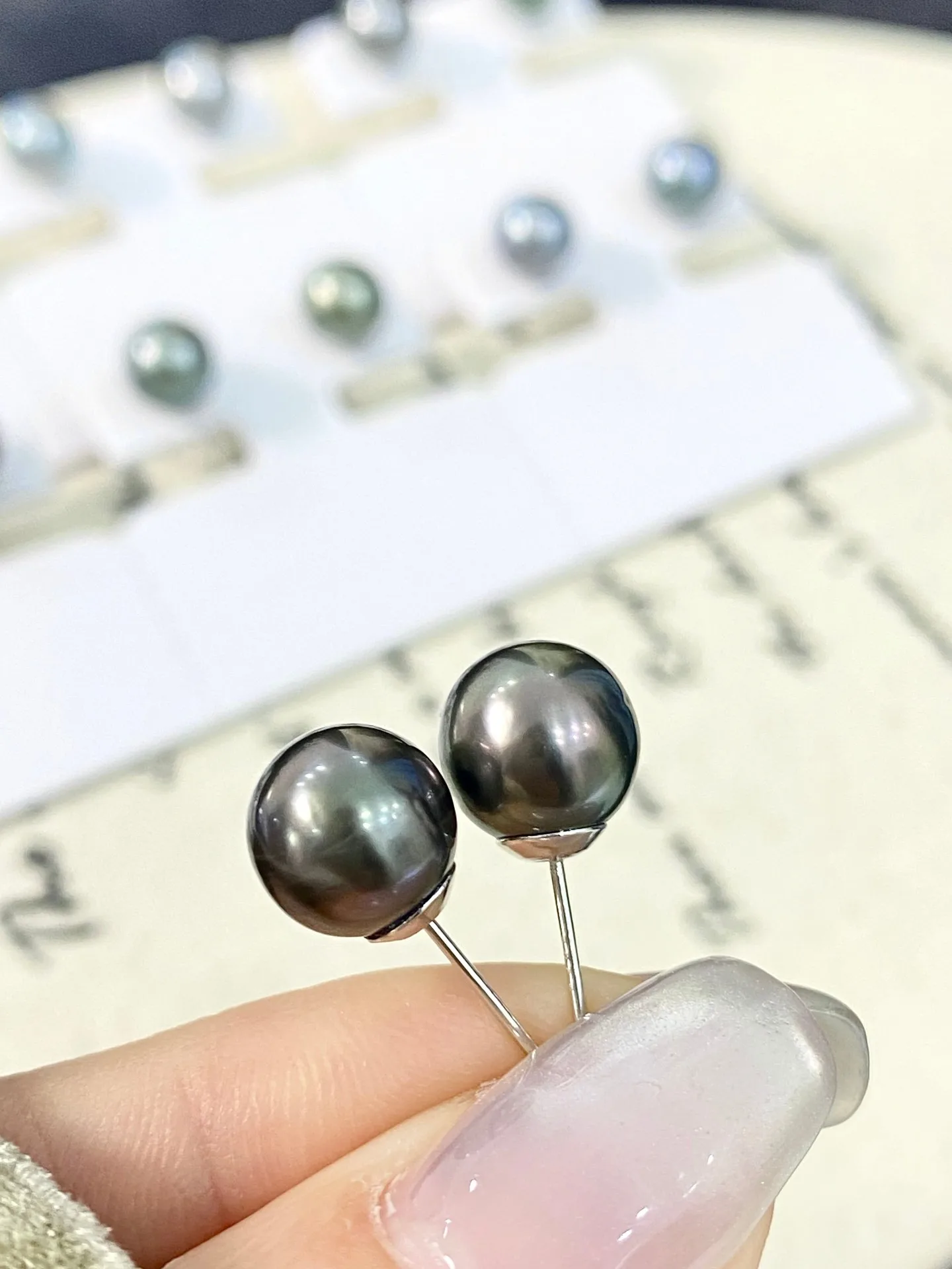 

Classic Pearl Earrings AAA 9-10mm 10-11mm Natural Tahitian Round Black Green Pearl Earrings 925s