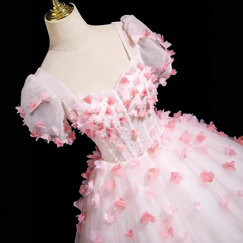 Luxuriöses und ätherisches rosa dreidimensionales Blütenblatt, elegantes Damen-Abendkleid, geschwollenes Prinzessinnenkleid, Vestido de Novia Cetim