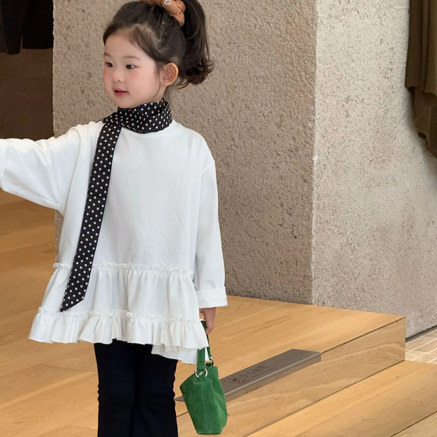 Girls Set 2025 Autumn Korean Edition Black Fungal Edge Large Swing Long Sleeve Solid Simple Top Bellbottom Pants Two Piece Set
