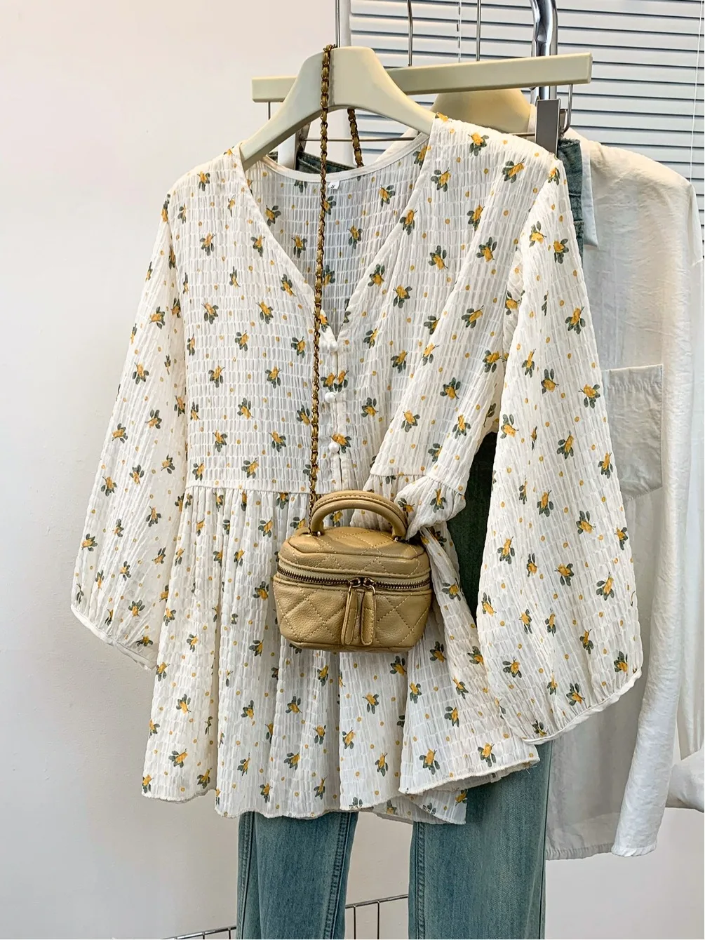 

Authentic Casual Loose Floral Top V-Ne Mid-Sve plus Size Women's irt Versatile Comfortable Polyester Fiber Spring 2026