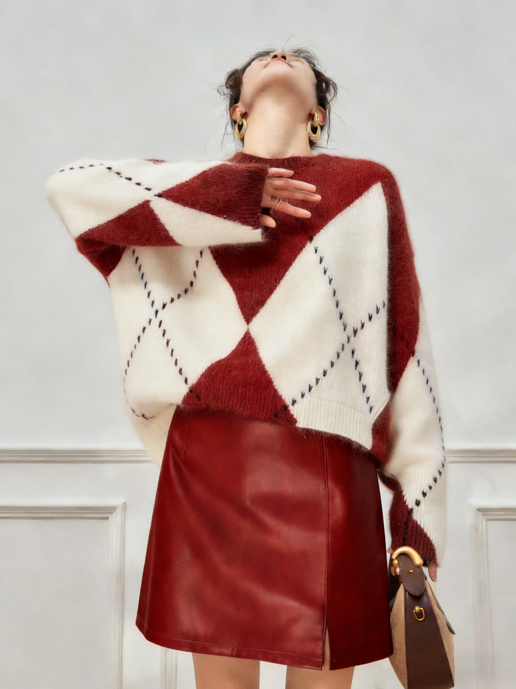 

Красно-белый вязаный свитер с ромбовидным узором, женский, свободного кроя, для ношения как под одежду, так и поверх нее, повседневный, премиум-класса, в корейском стиле