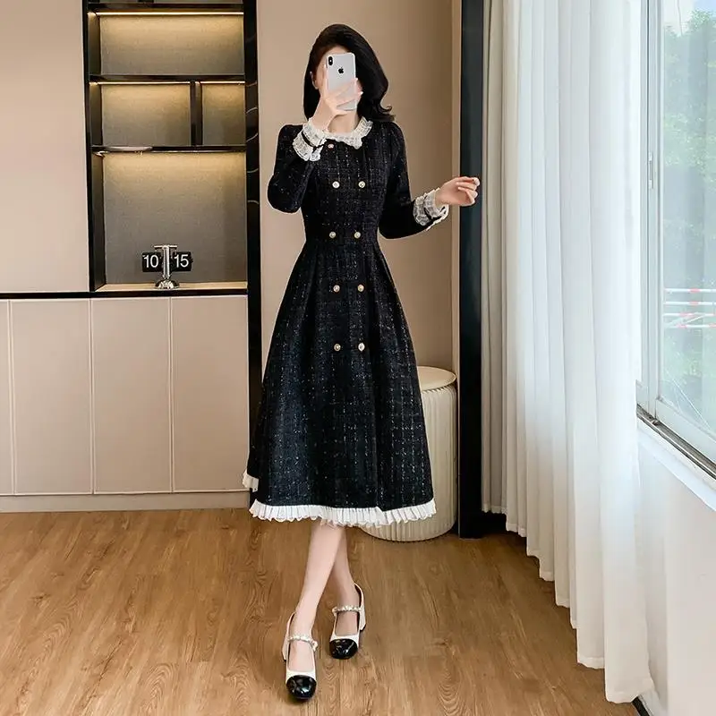 ผู้หญิงฤดูใบไม้ร่วง/ฤดูหนาวสีดํายาวน่ารักSlimming 2025 ชุดใหม่คุณภาพสูง