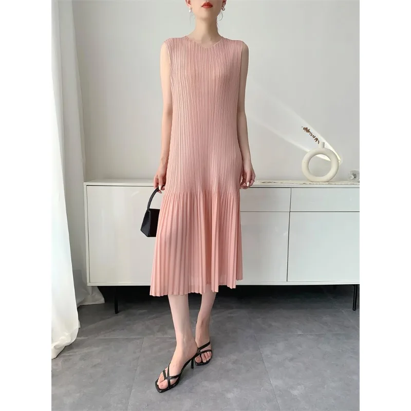 

Miyake Pleated Sleeveless Tank Dress Women's 2025Spring/Summer Pleated Skirt Youthful Solid Color Loose Fit Plus Size Mid-Length