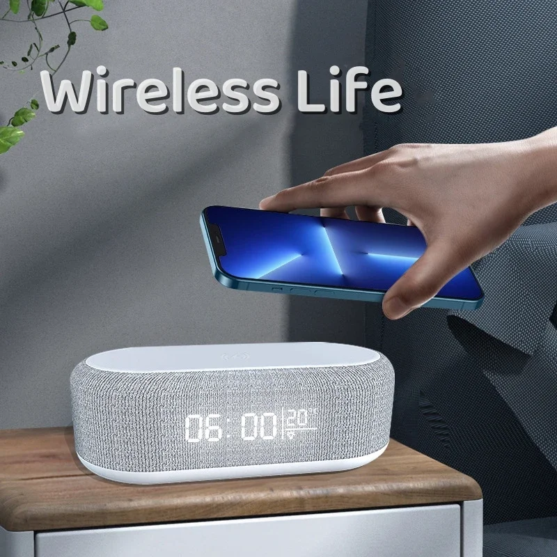 Smart Alarm Clock 4 in 1 15w Qi Alarm Clock Wireless Charger Station With Led Light And Temperature Function Household Tools