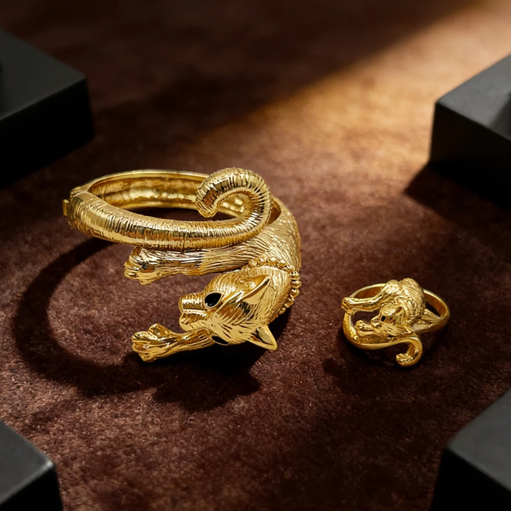 

Fashion Leopard Cuff Bangle Ring Set Luxury Gold Color Jewelry Set African Classic Bangle with Finger Ring Set Daily Party Gift