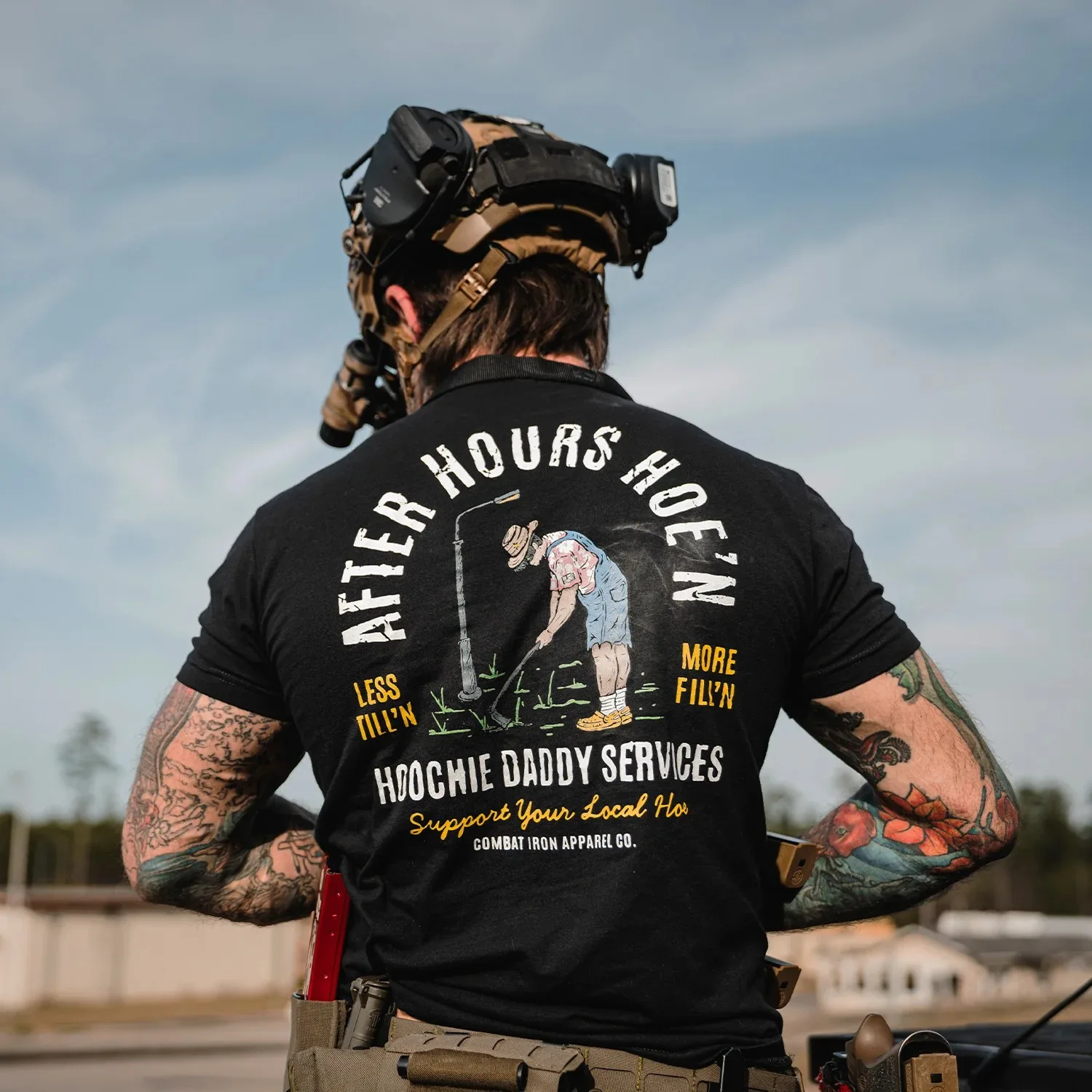 

After Hours Hoe'n Hoochie Daddy Services Мужская футболка Combat Iron Apparel Co Высококачественная роскошь для мужчин и женщин Топ Y2k