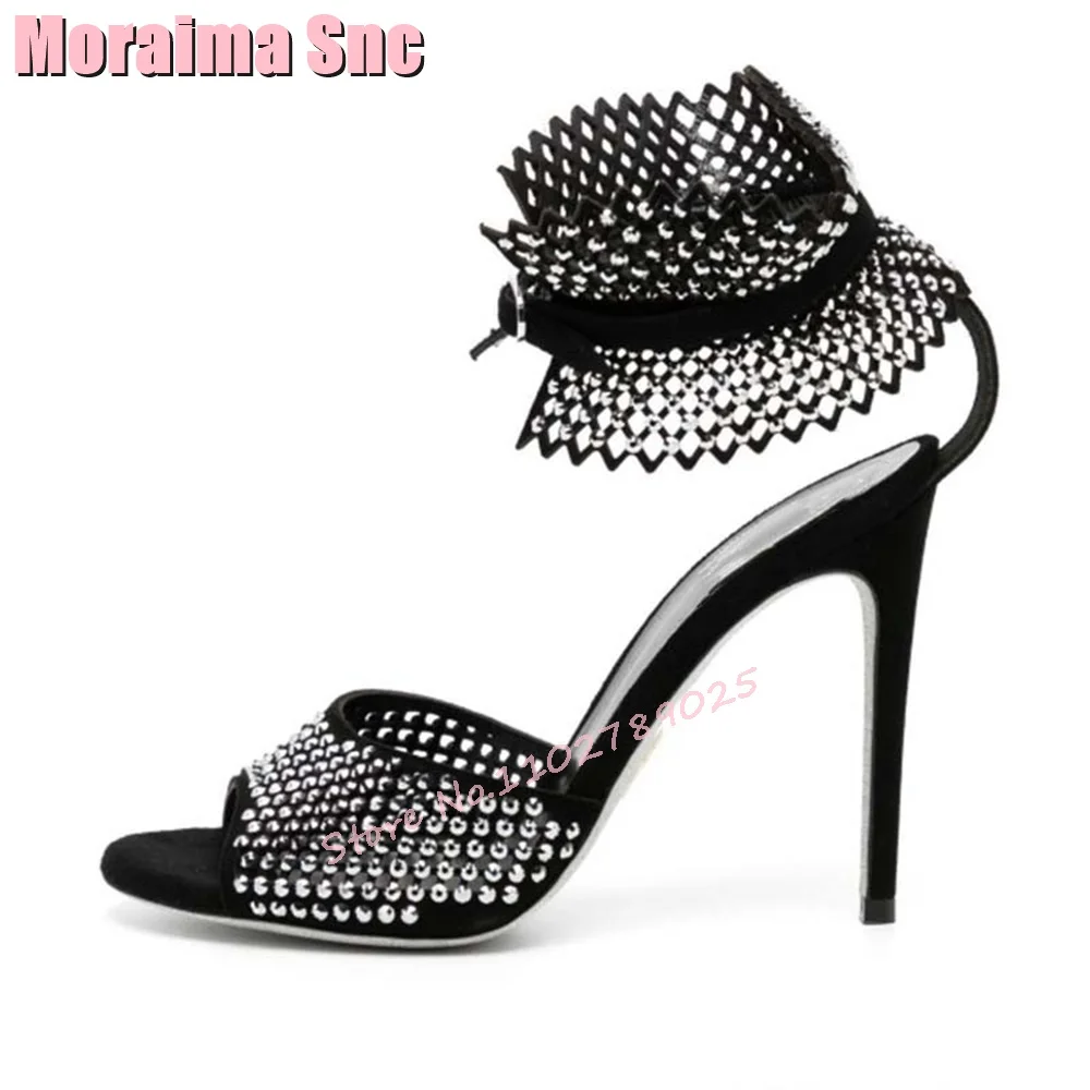 

2024 Peep Toe Crystal Hollow Sandals Bling Stiletto High Heel Ankle Buckle Sexy Fashion Runway Women Wedding Shoes Summer Black