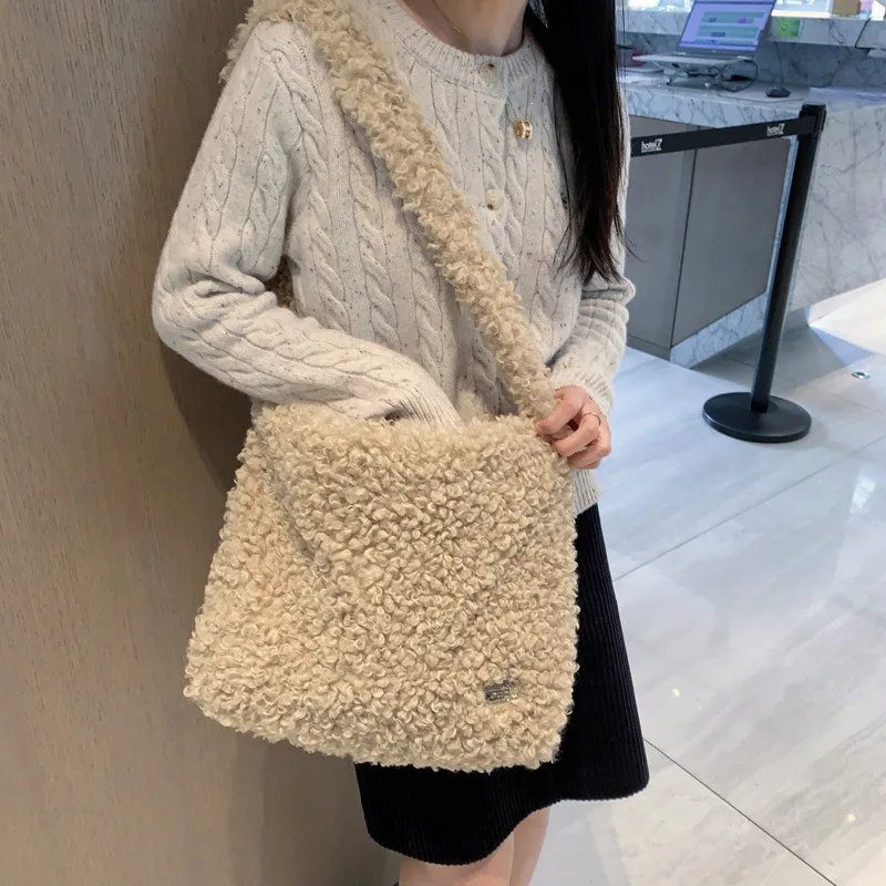 

Shoulder Bag Plush Thicken Large Capacity Fashionable Solid Color All-match Casual Shopping Daily Commute Street Trend All-match