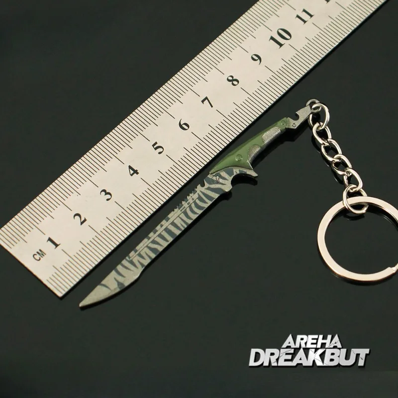 Nuevo 9cm arena Breakout juego periféricos cuchillo de tiburón cuerpo a cuerpo Weapos modelo Mini adornos de aleación llavero colgantes manualidades juguetes niños