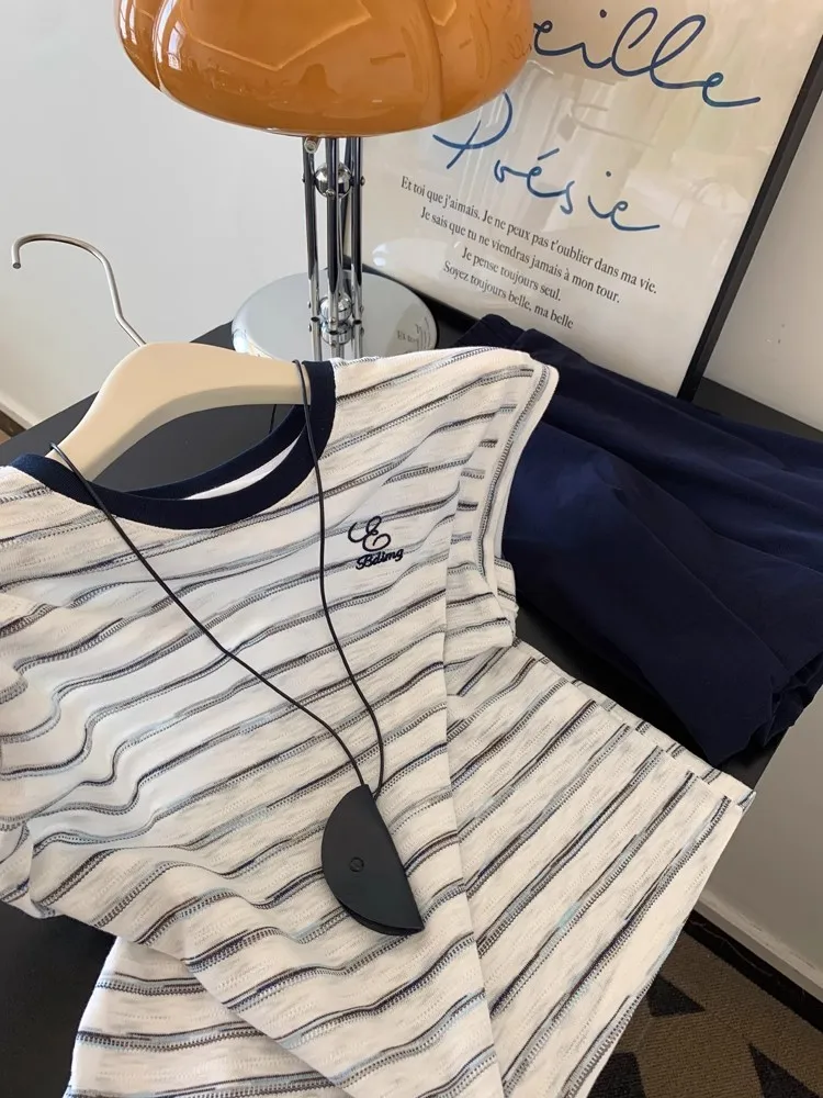 تي شيرت نسائي صيفي جديد بنمط كوري عصري بخطوط، ياقة مستديرة، أكمام قصيرة، تصميم كلاسيكي خفيف الوزن #4