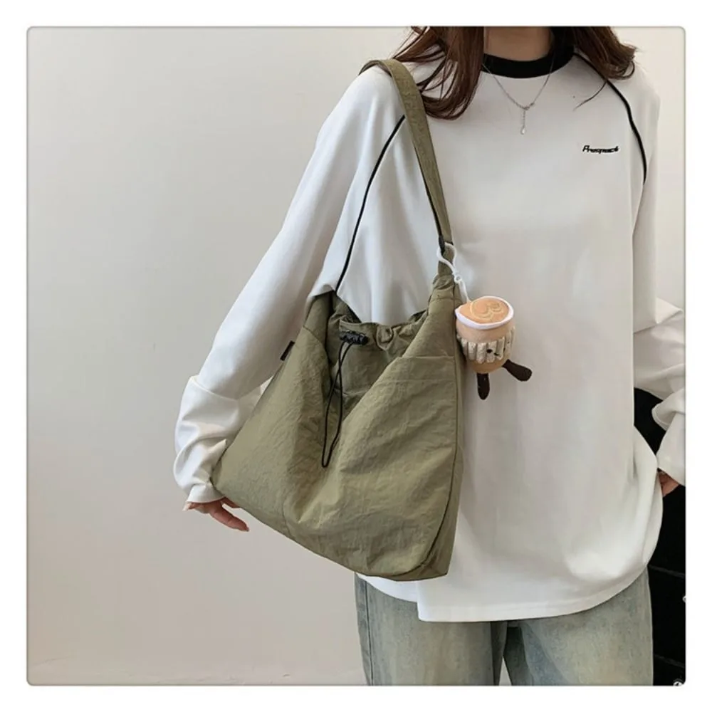 2024 Fashion Drawstring Shoulder Bag Travel Casual Nylon Tote Bag Large Capacity Waterproof Crossbody Bucket Bag Women