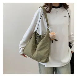 2024 Fashion Drawstring Shoulder Bag Travel Casual Nylon Tote Bag Large Capacity Waterproof Crossbody Bucket Bag Women