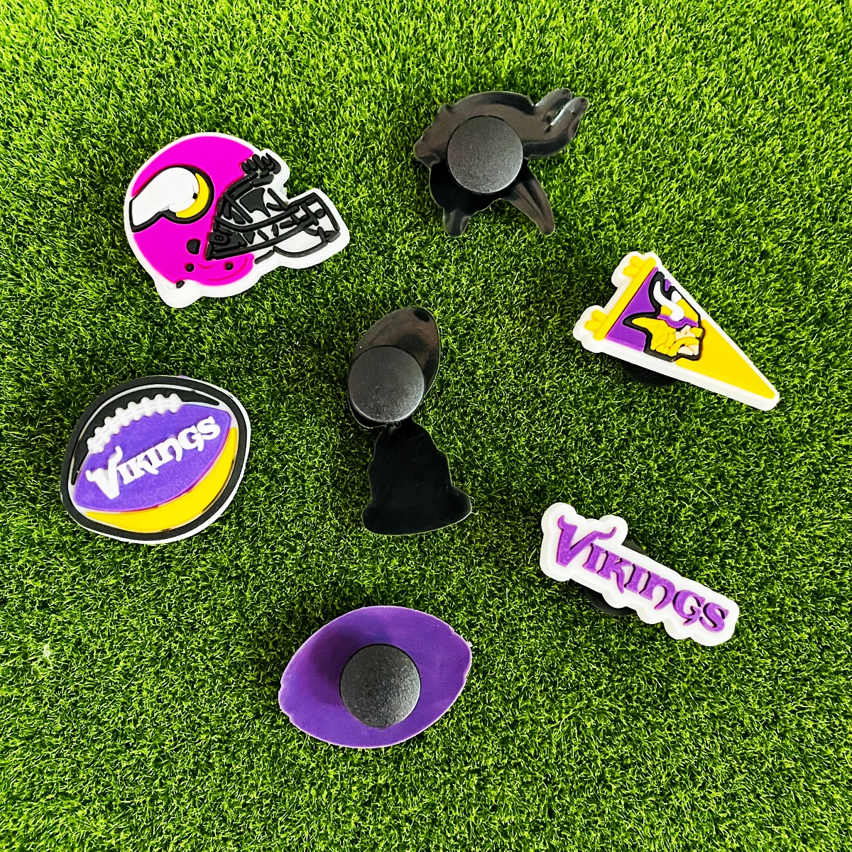 7PCS Football Shoe Charms for Clog Sandals, Sports Football Team Shoe Charms for Party Gifts