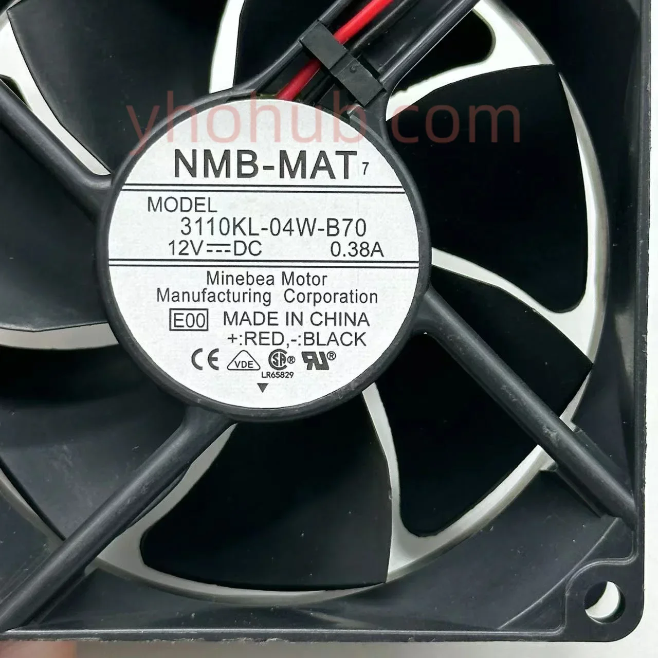 

NMB-MAT 3110KL-04W-B70 P00 DC 12 В 0,38 А 80x80x25 мм Вентилятор охлаждения сервера