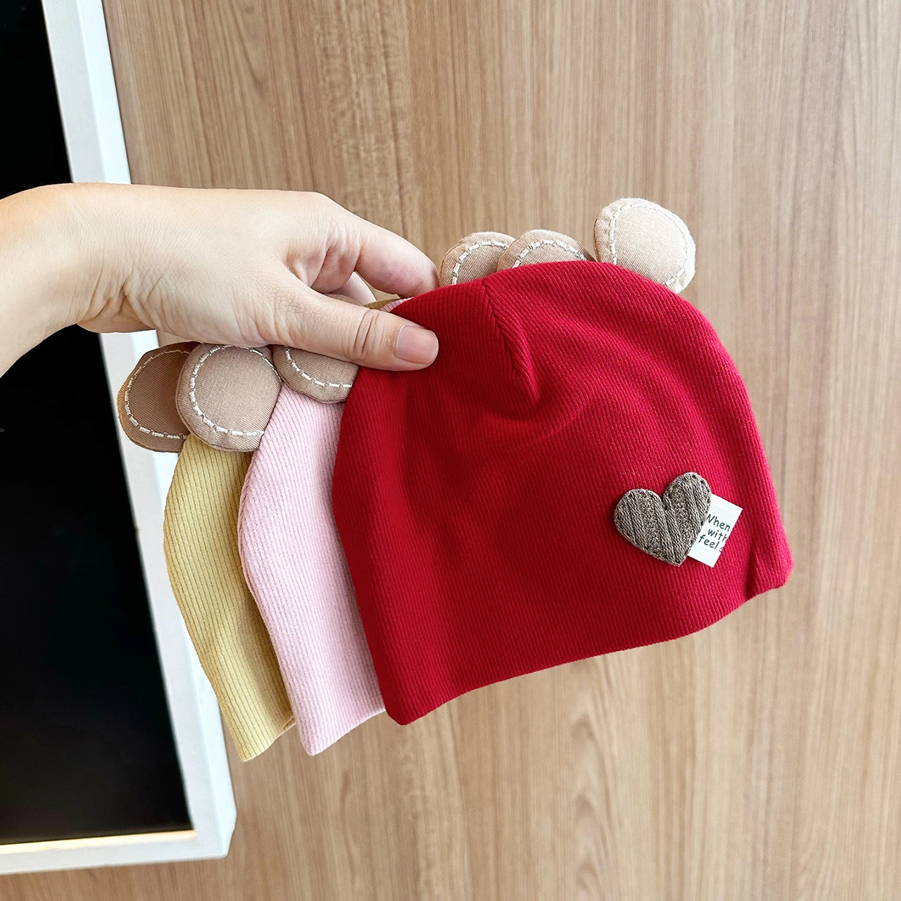 Red Love Cappello fetale neonato Berretto infantile in morbido cotone 6-12 mesi Bambini Primavera Autunno Caldo berretto pullover Simpatico cartone animato Cofano bambino