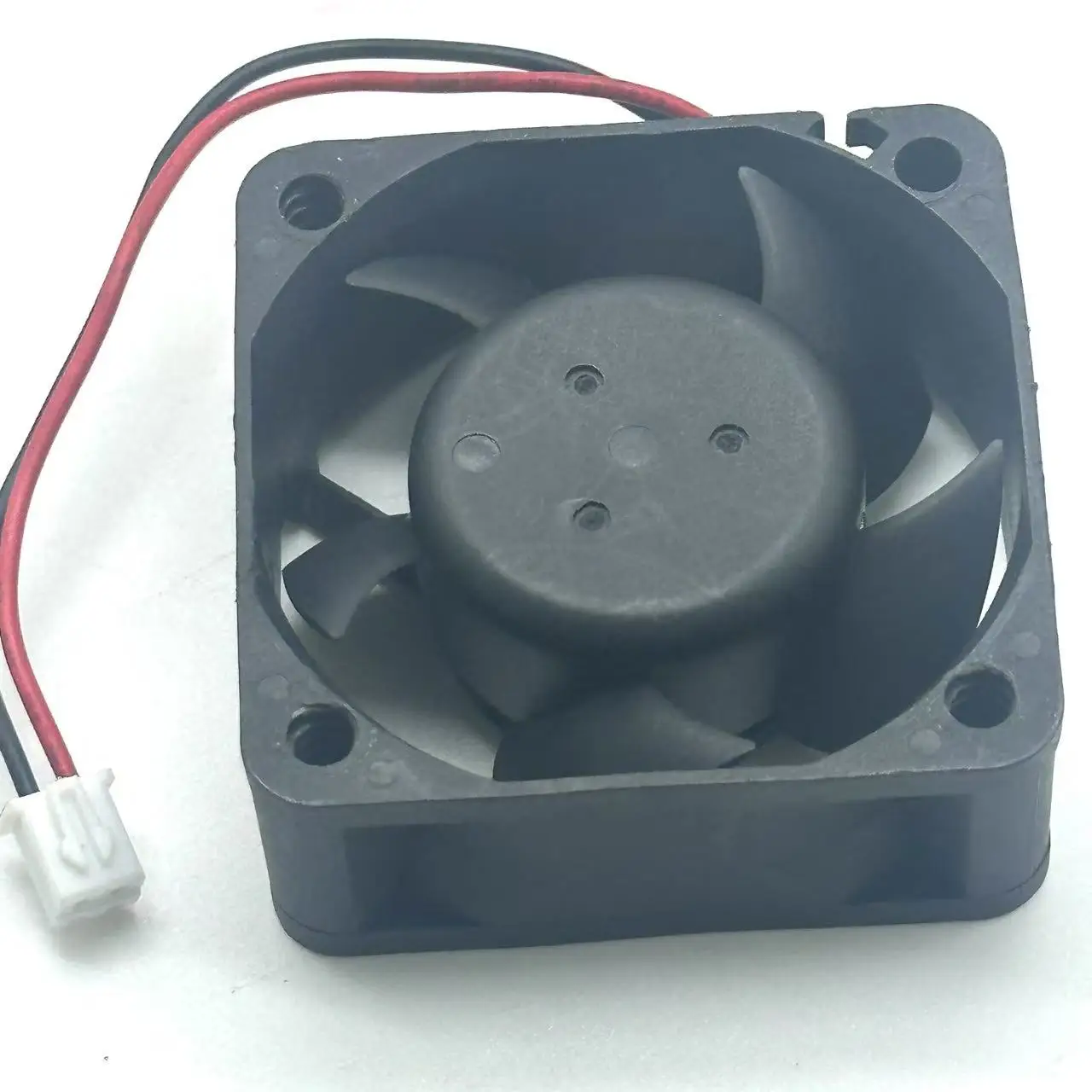 

Delta Electronics AFB0512VHD DC 12 В 0,24 А 50x50x20 мм Охлаждающий вентилятор для сервера