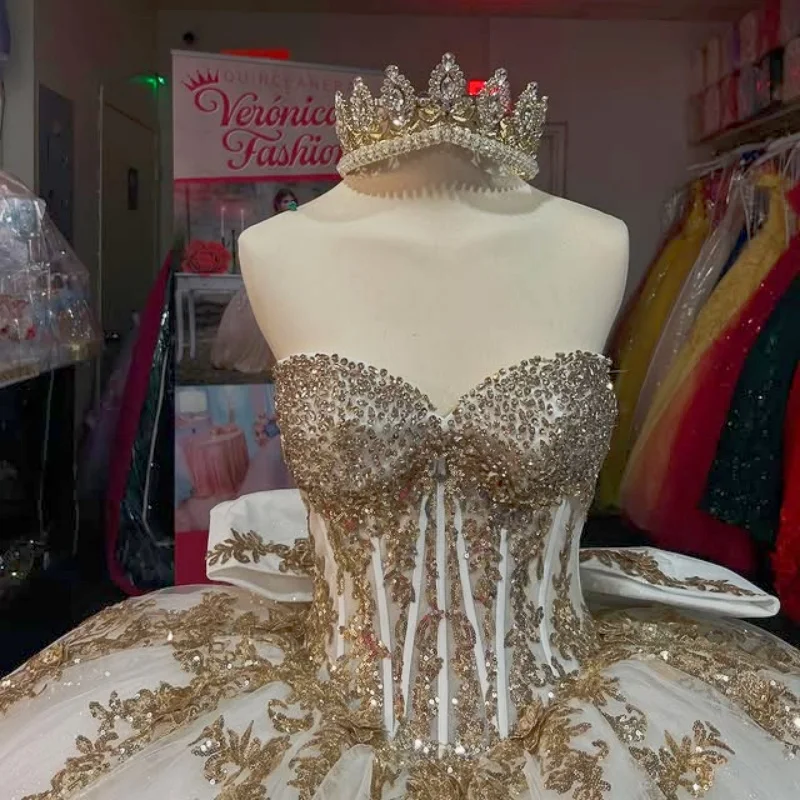 

Customized white Quinceanera Dresses Off the Shoulder Golden glitter applique Lace Long tail Bow Vestido 15 Quinceanera