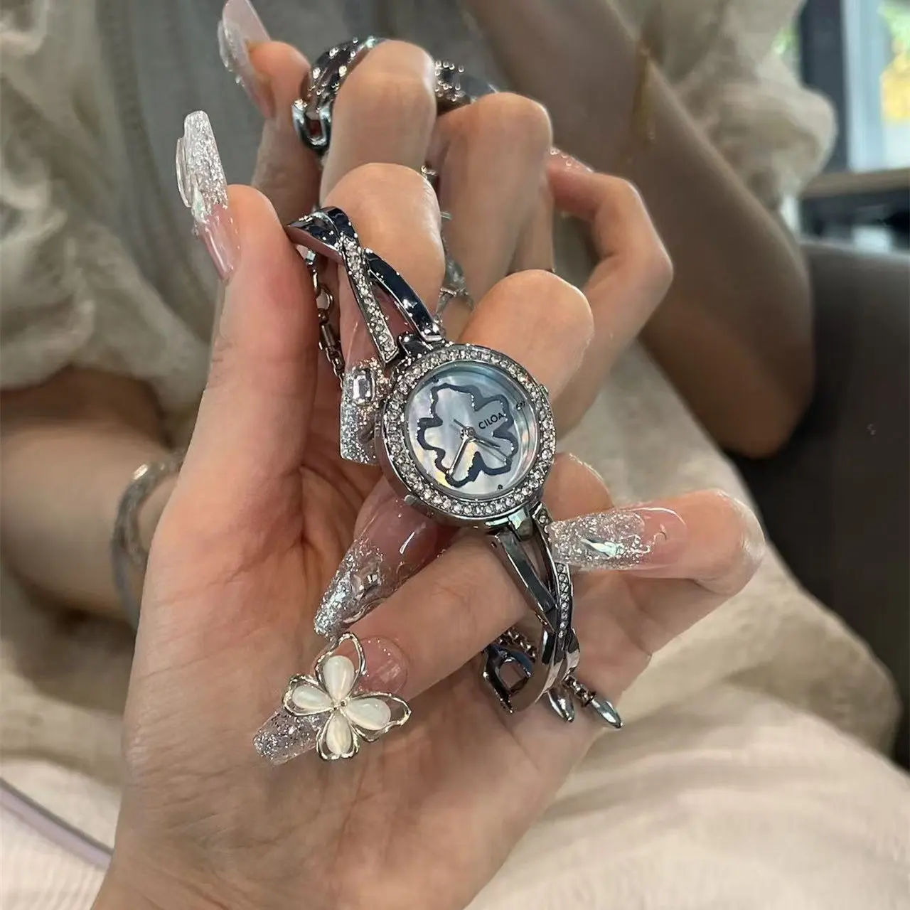 CILOA Womens Silver Four Leaf Clover Watch Crystal Bezel Bangle Bracelet Fashion Quartz Wristwatch