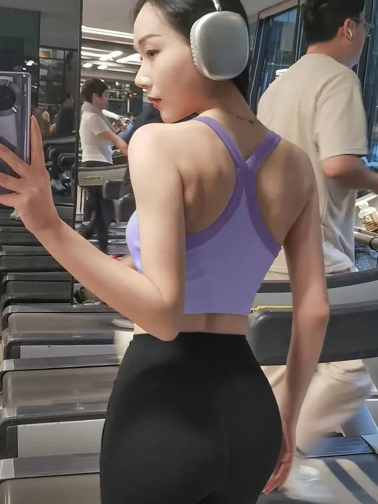 

High o Absorption Sports Bra for Running And Yoga Slim Fit Training Underwear ort Sve Faionable Contrast Color Vest