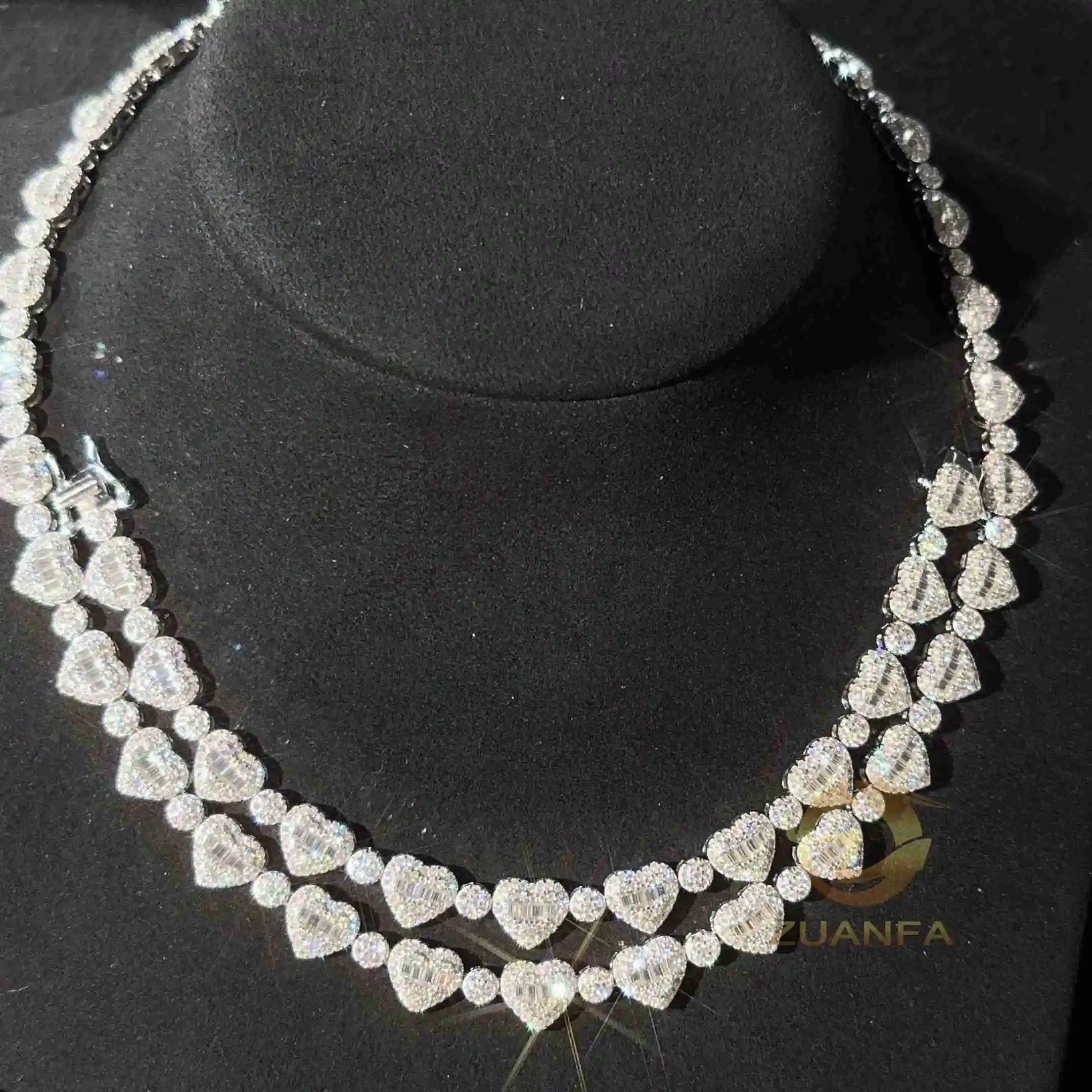 New Trendy 925 Sterling Silver Heart Shape Moissanite Link Chain for Women Fashion Hip Hop Iced Out Cuban Link Bracelet，