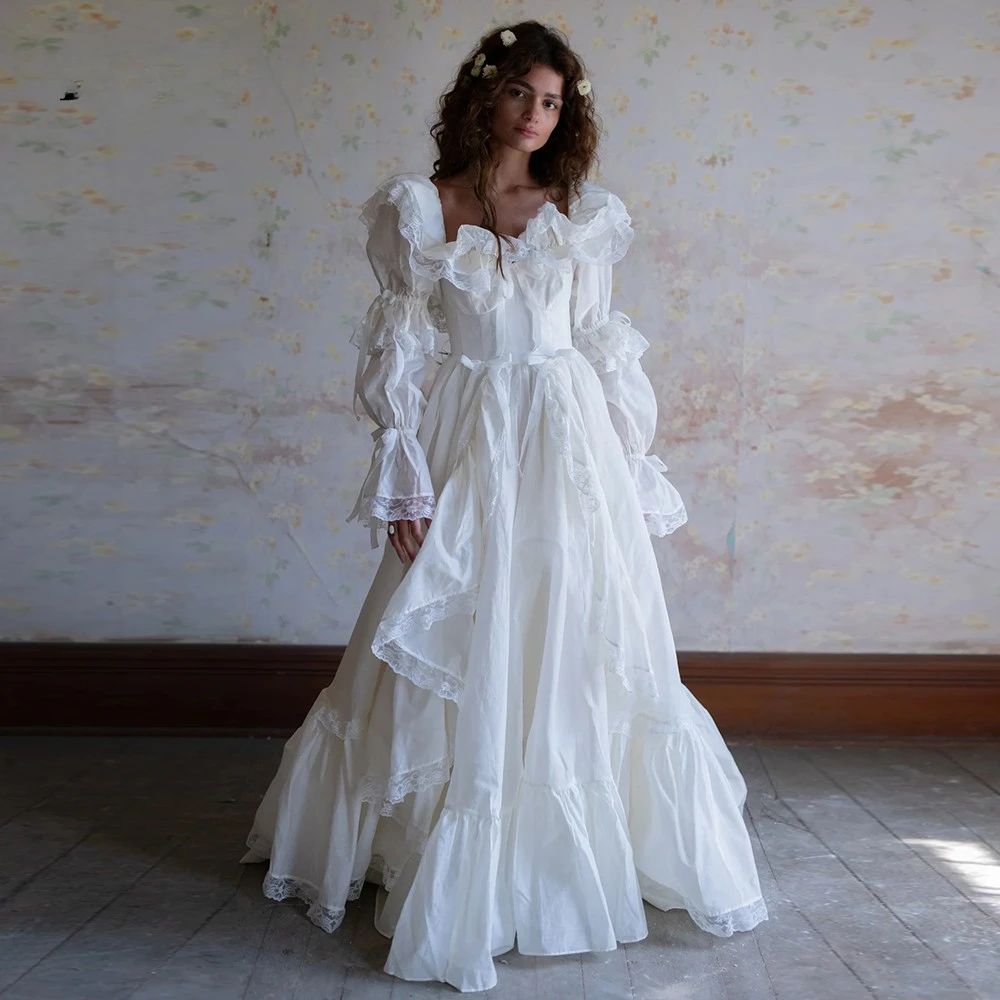 Vintage Taffeta Wedding Dress Square Collar Long Sleeves Floor Length Bridal Gowns Romantic A-Line Bridal Photoshoot Dress