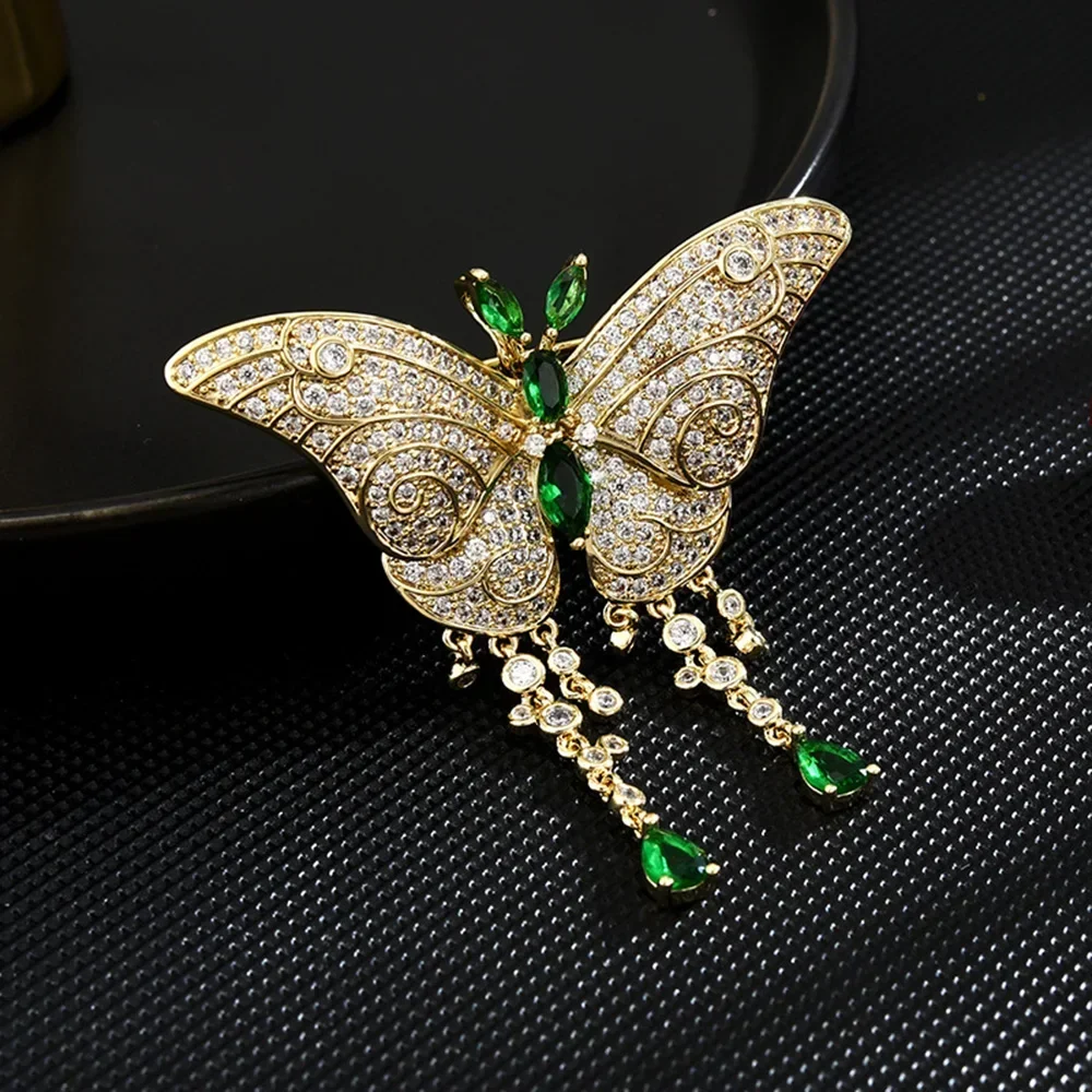 

Emerald Butterfly Brooch for Women Brooch Green Zircon Pendant Crystal Tassel Pin Delicate Jewelry Coat Suit Corsage Gifts