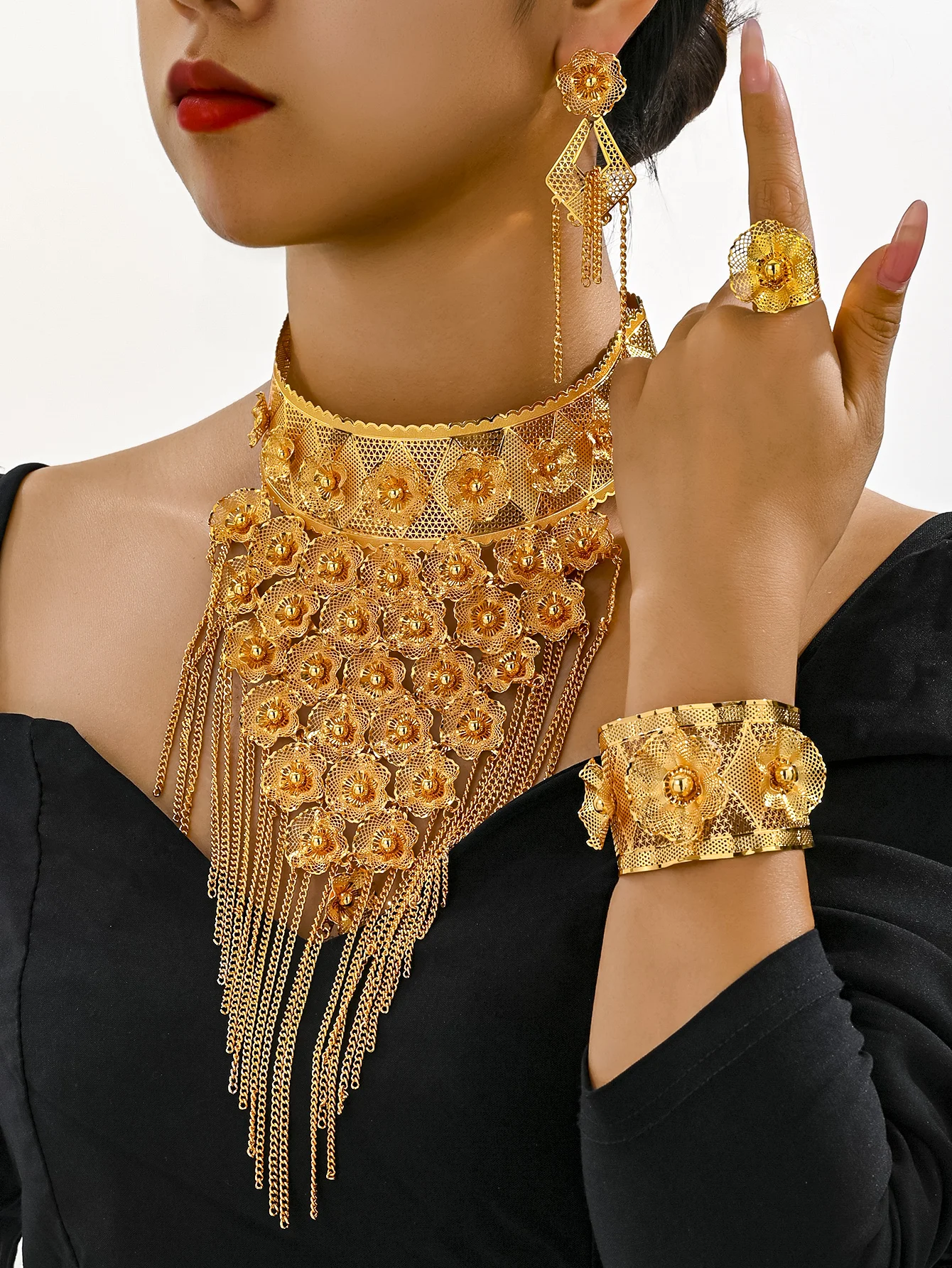 

African Jewelry Jewelry Set Big Necklace Bracelet Ring Charm Bridal Earrings for Women Wedding Accessories