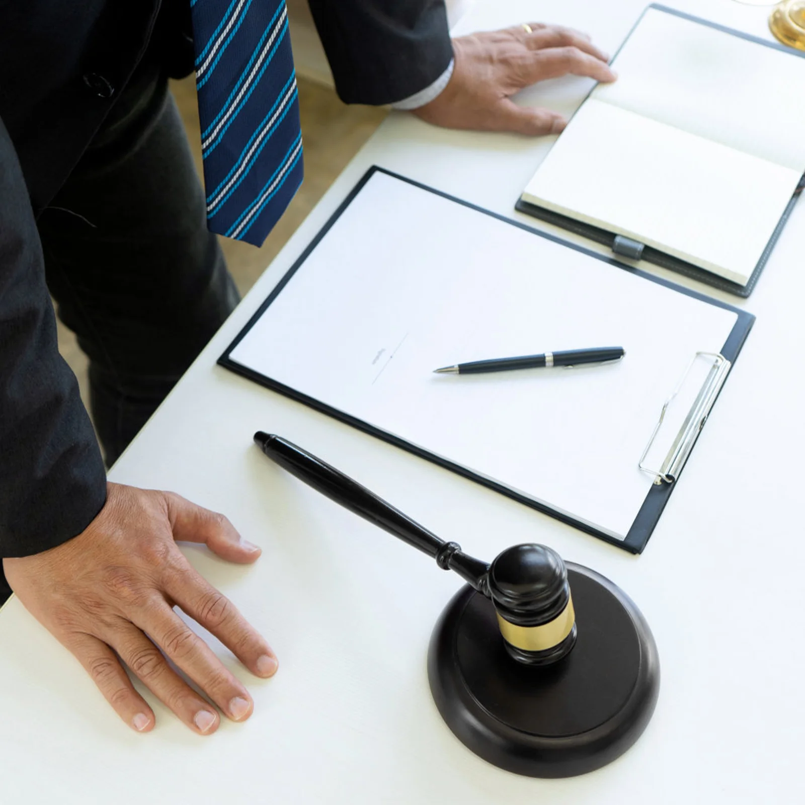 1 مجموعة 1 مجموعة القاضي المطرقة مع قاعدة مطرقة مزاد خشبية المحمولة المدمجة خشب متين حفل المحكمة هدية للمحامي الرئيس الأسود