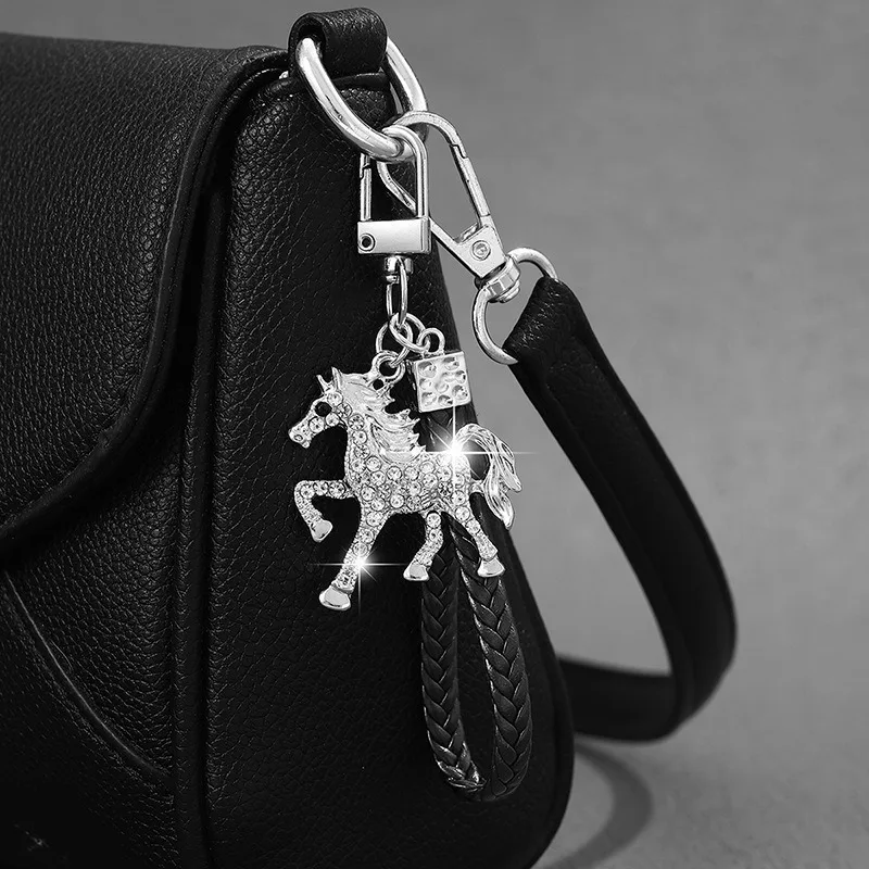 Light‑luxury creative cute pony metal keychain, car small pendant accessory, rhinestone zodiac animal horse key ring