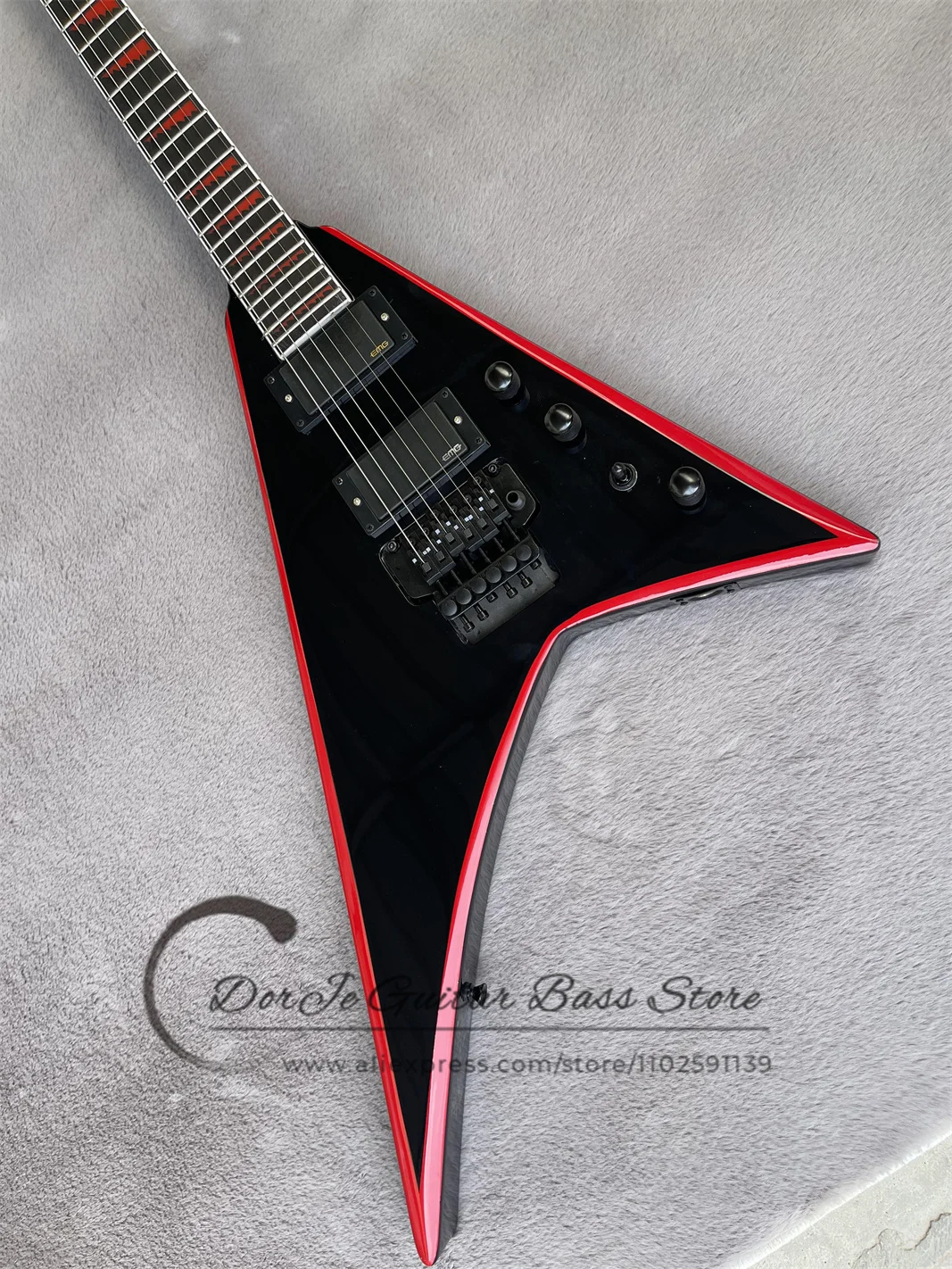 Black Electric Guitar V Shape Body Tremolo Bridge 22 Frets Rosewood Fingerboard Red Mark HH Pickups Active Battery