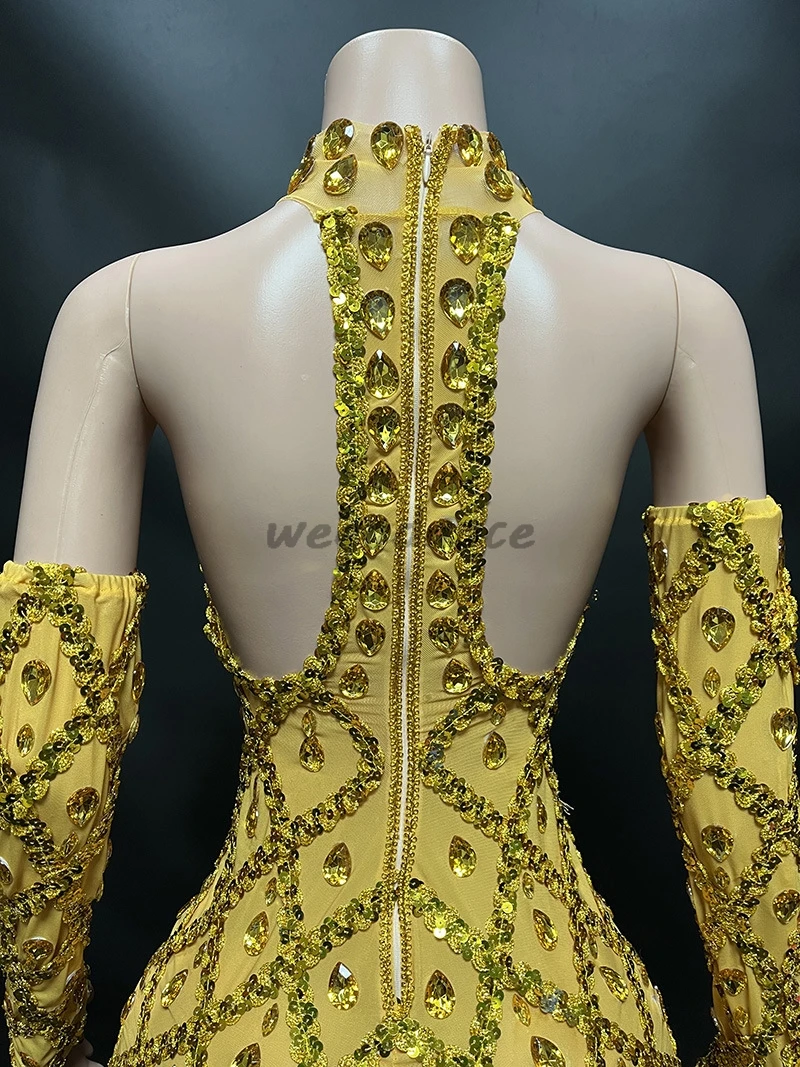 Рисунок 4 - Блестящее Золотое вечернее платье