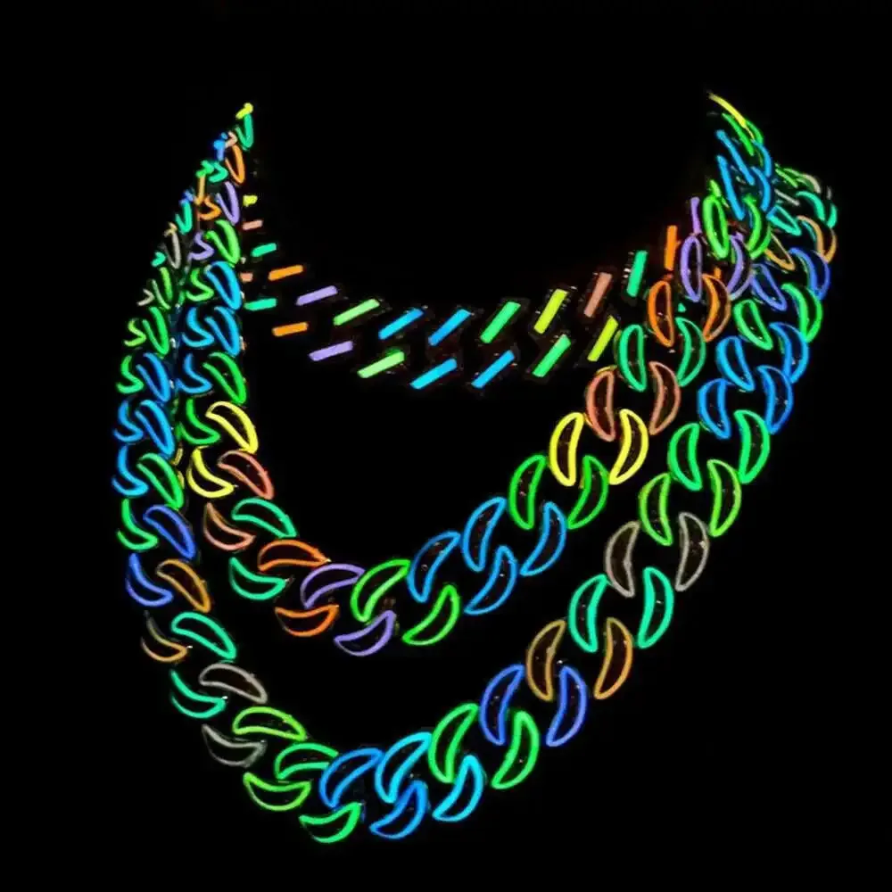

Aaa Gems Hip Hop Men Iced Jewellery 18mm Glow in the Dark Vvs Baguette Moissanite Cuban Link S925 Miami Cuban Chain Necklace